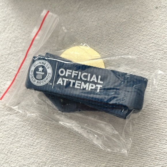 NWT Guinness World Records LOT of 3 Ballcap HAT Lanyard Metal Lapel Pin Official - Picture 12 of 17
